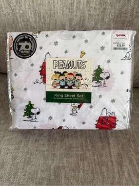 Peanuts King Sheet Set with Snoopy Christmas Holiday Print Berkshire